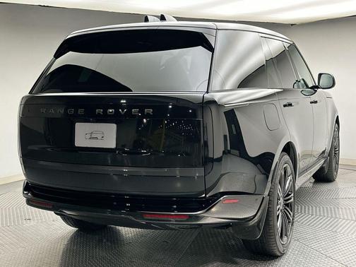 2026 Land Rover Range Rover P400 SE