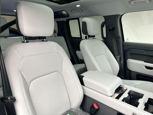 Tasman Blue Metallic 2026 Land Rover Defender S