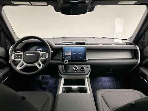 2025 Land Rover Defender 110 P300