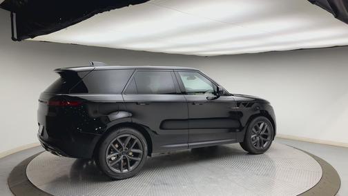 Santorini Black Metallic 2026 Land Rover Range Rover Sport SE