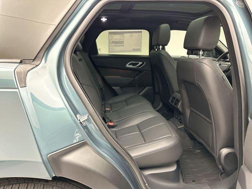 2026 Land Rover Range Rover Velar P250 Dynamic SE