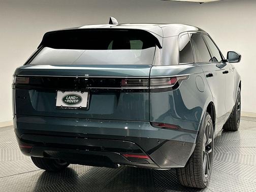 2026 Land Rover Range Rover Velar P250 Dynamic SE