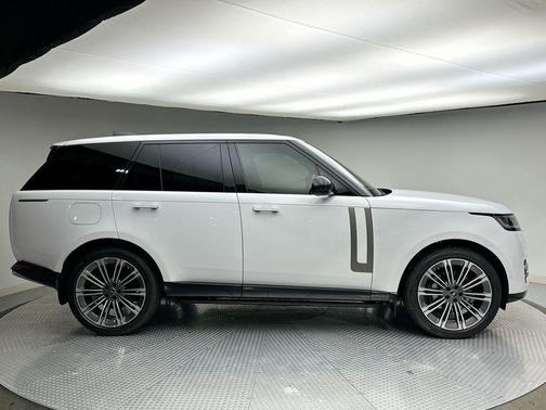 2025 Land Rover Range Rover P400 SE