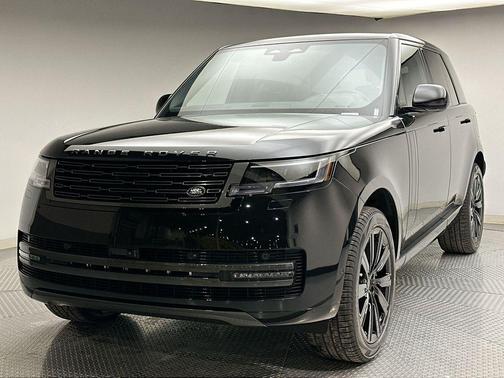 2026 Land Rover Range Rover P550e SE