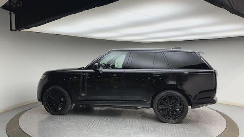 2026 Land Rover Range Rover P550e SE