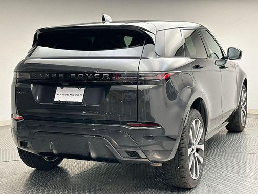 2026 Land Rover Range Rover Evoque Dynamic SE