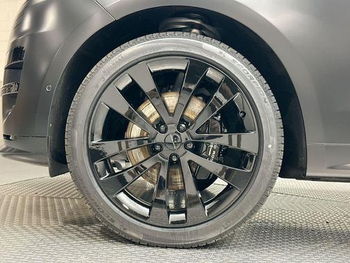 2026 Land Rover Range Rover Sport SE