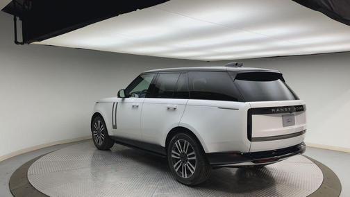 2026 Land Rover Range Rover P530 SE