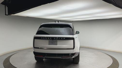 2026 Land Rover Range Rover P530 SE