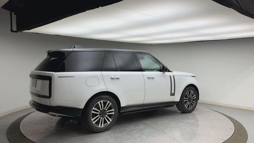 2026 Land Rover Range Rover P530 SE