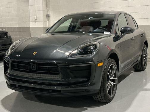 2025 Porsche Macan Base