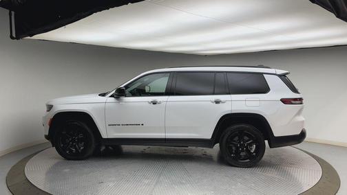Bright White Clearcoat 2025 Jeep Grand Cherokee L Laredo