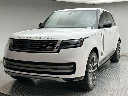 Ostuni Pearl White 2026 Land Rover Range Rover P400 SE 7 Seat