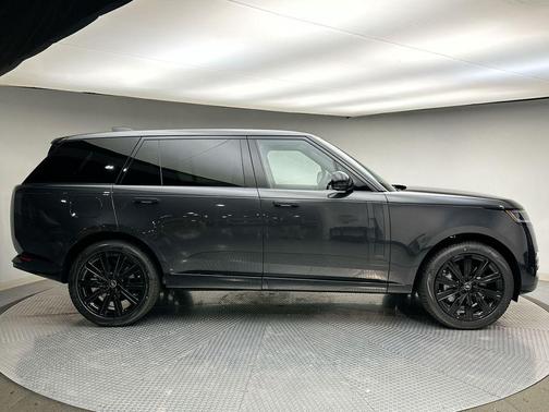 2025 Land Rover Range Rover P530 SE 7 Seat