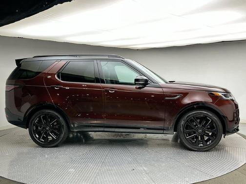 Sedona Red Metallic 2026 Land Rover Discovery Gemini Edition AWD