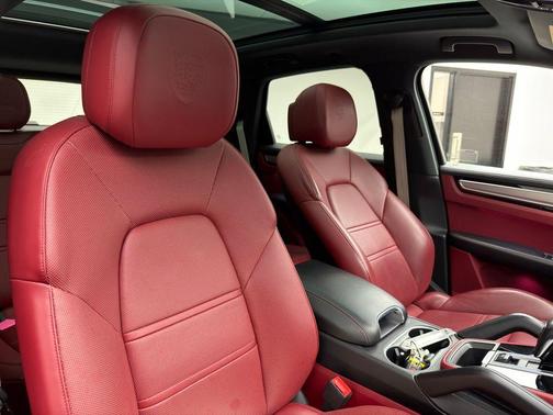 2023 Porsche Cayenne Base