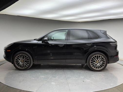 2023 Porsche Cayenne Base