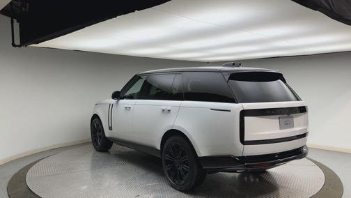 2026 Land Rover Range Rover P400 SE 7 Seat