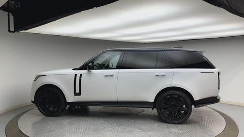 2026 Land Rover Range Rover P400 SE 7 Seat