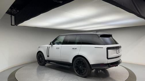 Fuji White 2023 Land Rover Range Rover P400 SE
