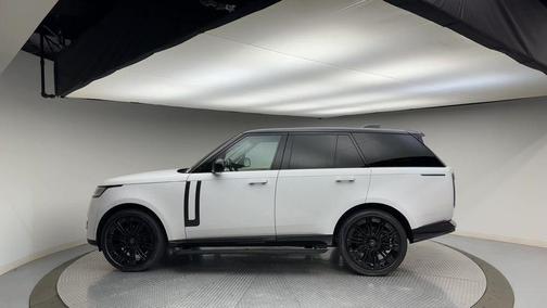 Fuji White 2023 Land Rover Range Rover P400 SE