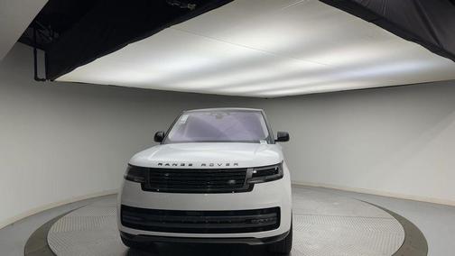 Fuji White 2023 Land Rover Range Rover P400 SE