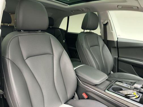 2022 Audi Q8 55 Prestige