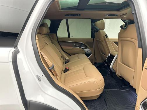 2026 Land Rover Range Rover P400 SE