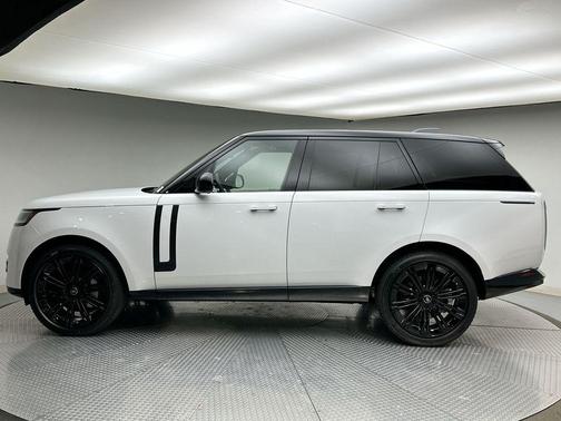 2025 Land Rover Range Rover P530 SE