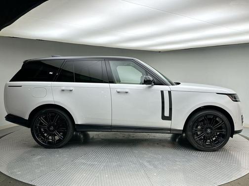 2025 Land Rover Range Rover P530 SE