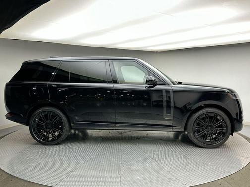 2026 Land Rover Range Rover P400 SE 7 Seat