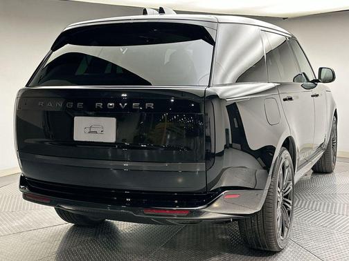 2026 Land Rover Range Rover P400 SE 7 Seat