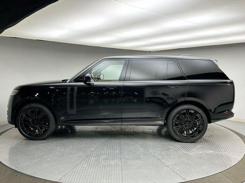 2026 Land Rover Range Rover P400 SE 7 Seat