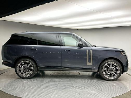 2026 Land Rover Range Rover P400 SE 7 Seat