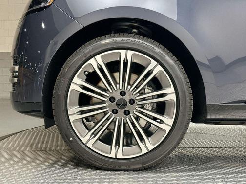 2026 Land Rover Range Rover P400 SE 7 Seat