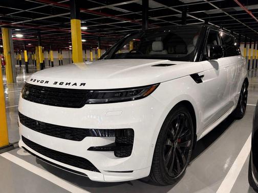 Fuji White 2023 Land Rover Range Rover Sport SE Dynamic SUV
