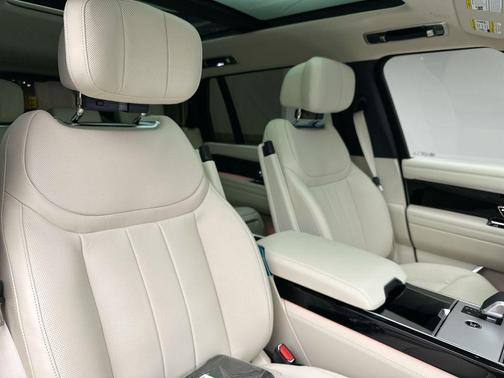 2026 Land Rover Range Rover Autobiography