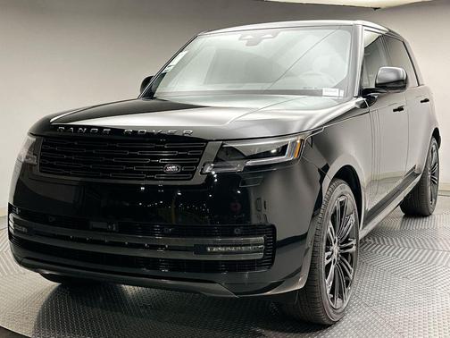 2025 Land Rover Range Rover P400 SE 7 Seat