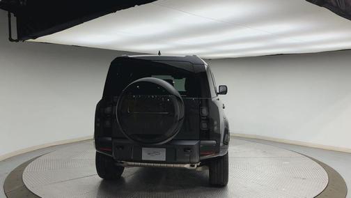 2026 Land Rover Defender P400 X-Dynamic SE