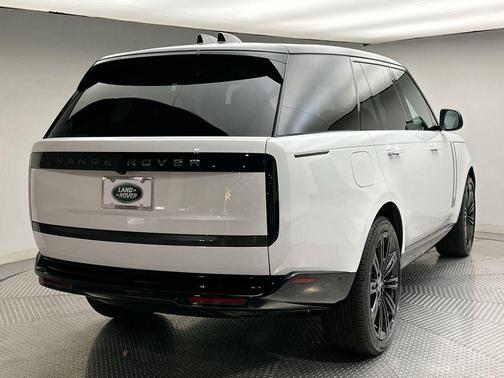 2025 Land Rover Range Rover P400 SE