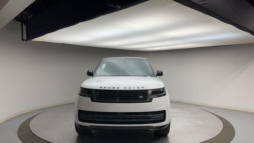 Fuji White 2024 Land Rover Range Rover P400 SE
