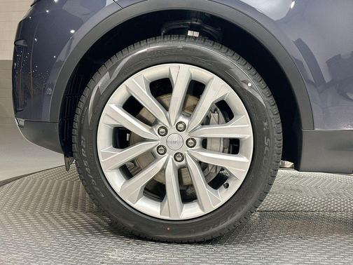 2026 Land Rover Discovery S