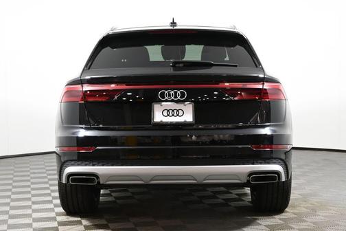 2025 Audi Q8 55 Premium