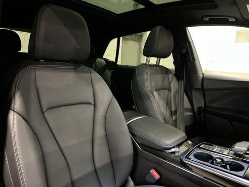 2025 Audi Q8 55 Premium