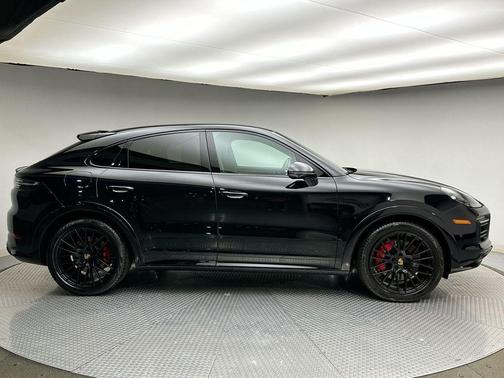 2022 Porsche Cayenne GTS