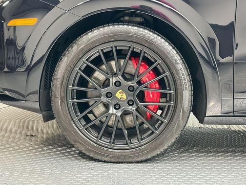 2022 Porsche Cayenne GTS