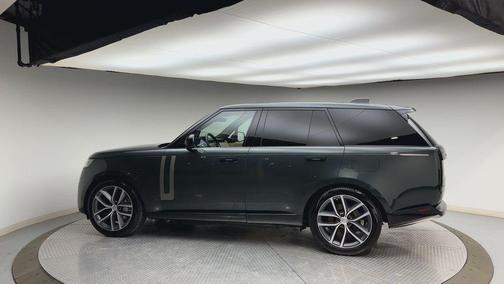 2025 Land Rover Range Rover P550e SE