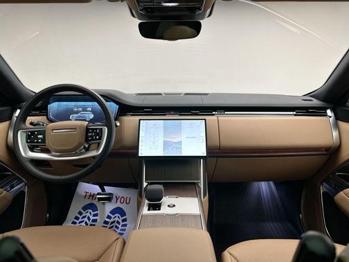 2025 Land Rover Range Rover P550e SE