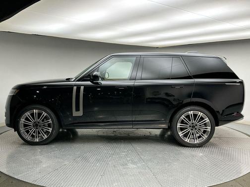 2026 Land Rover Range Rover P530 SE