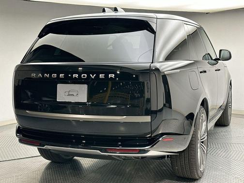 2026 Land Rover Range Rover P530 SE